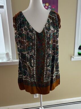 Boho Paisley V-Neck Tunic .